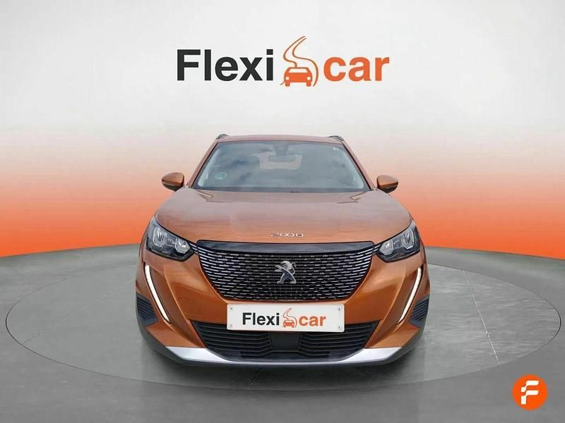 Usado Peugeot 2008 Allure 130 CV (95 kW) 2020 Naranja SUV