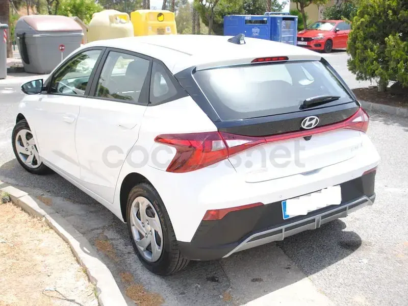 Usado Hyundai i20 84 CV (61 kW) 2025 Blanco Utilitario
