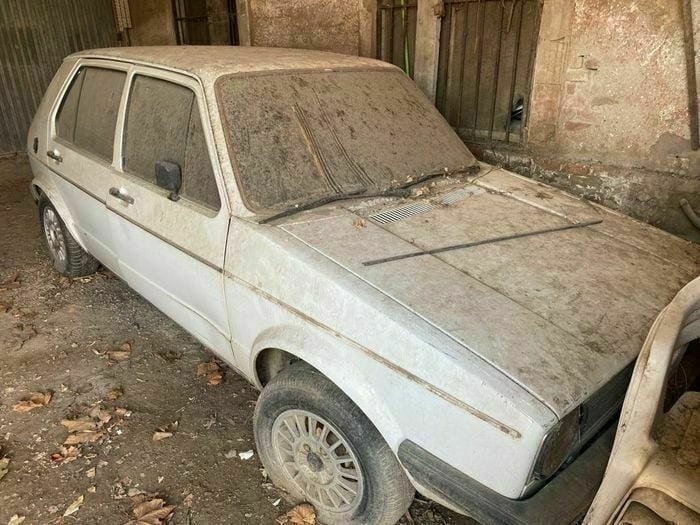 Begagnad VW Golf I 55 HK (40 kW) 1981 Vit Halvkombi
