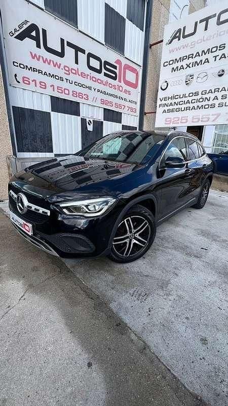 Usado Mercedes GLA180 150 CV (110 kW) 2020 Negro SUV