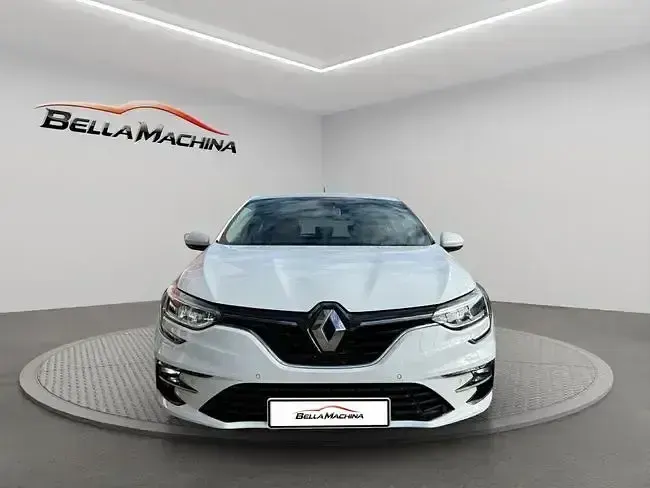 Usado Renault Mégane II Zen 140 CV (102 kW) 2023 Blanco Berlina