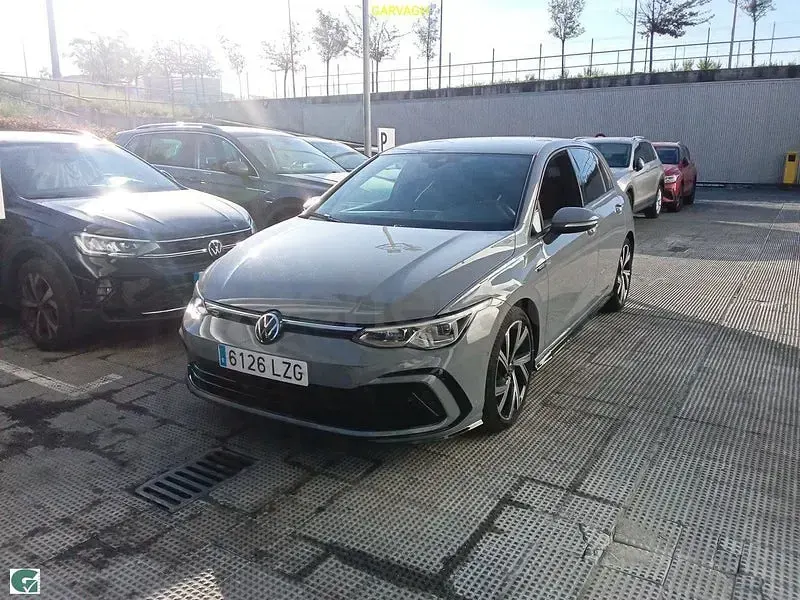 Usado VW Golf VIII Style 150 CV (110 kW) 2022 Gris / plata Berlina