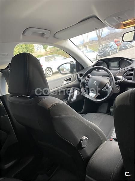 Usado Peugeot 308 Active 110 CV (80 kW) 2015 Azul Berlina