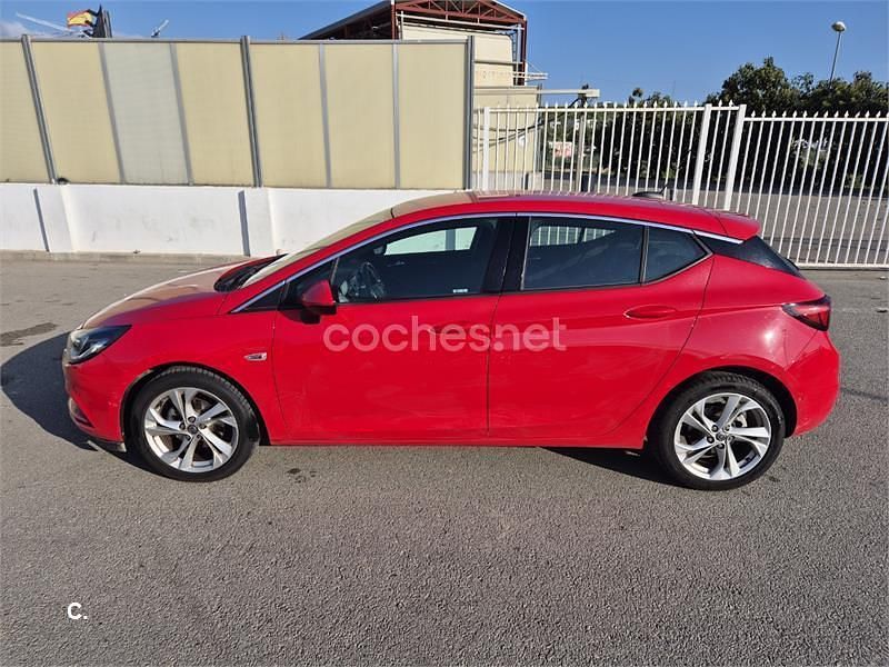 Usado Opel Astra Dynamic 110 CV (80 kW) 2017 Rojo Berlina