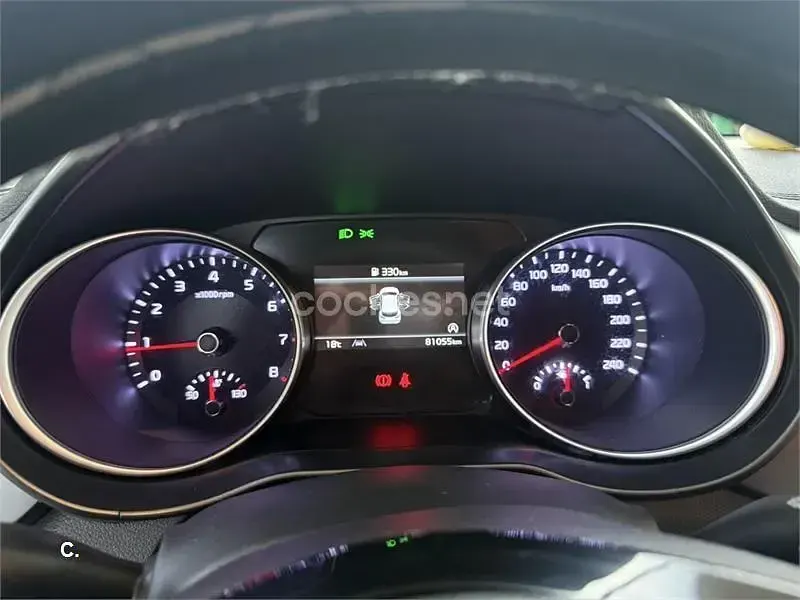Usado Kia Ceed 100 CV (73 kW) 2023 Gris / plata Utilitario