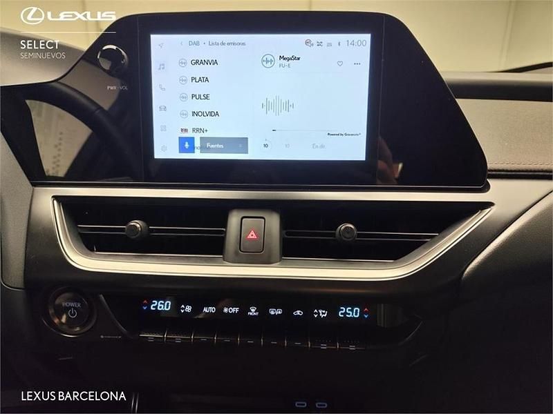 Usado Lexus UX 199 CV (146 kW) 2025 Verde SUV