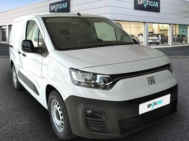 Usado Fiat e-Doblò Launch Edition 100 kW (136 CV) 2023 Blanco Monovolumen