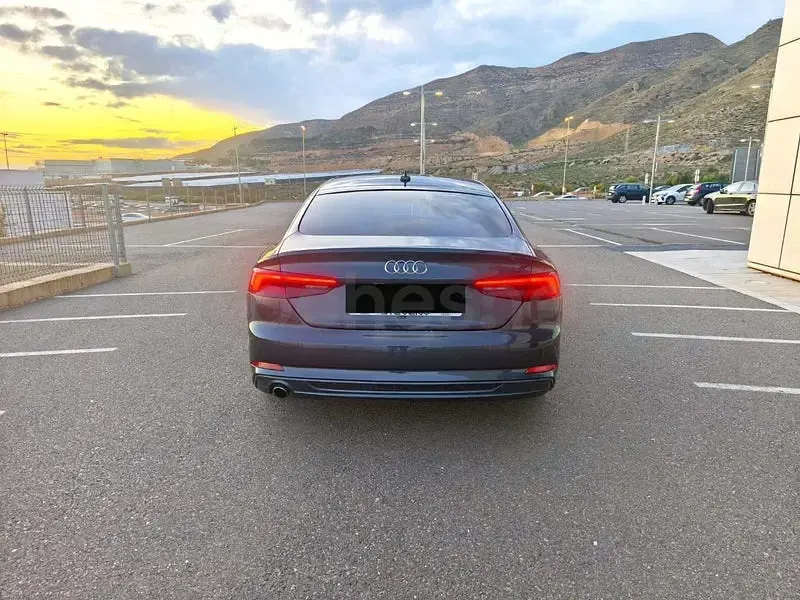 Usado Audi A5 Sportback S-Line 163 CV (119 kW) 2020 Gris Utilitario