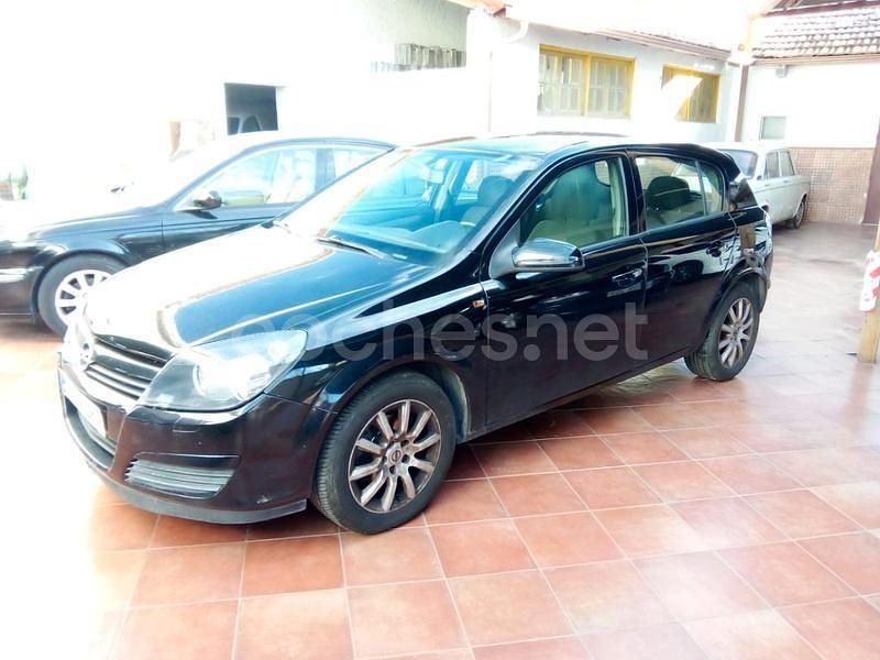 Negro Usado 2005 Opel Astra Club Berlina | 2800 € (Precio justo) - Imagen 1/4