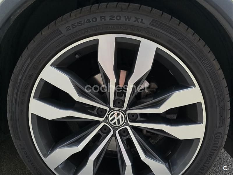 Blanco Usado 2019 VW Tiguan Sportline SUV | 29.500 € - Imagen 1/4