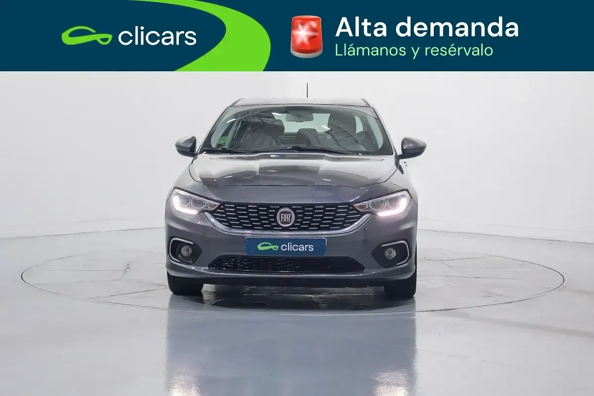 Usado Fiat Tipo Lounge 95 CV (69 kW) 2020 Gris Berlina
