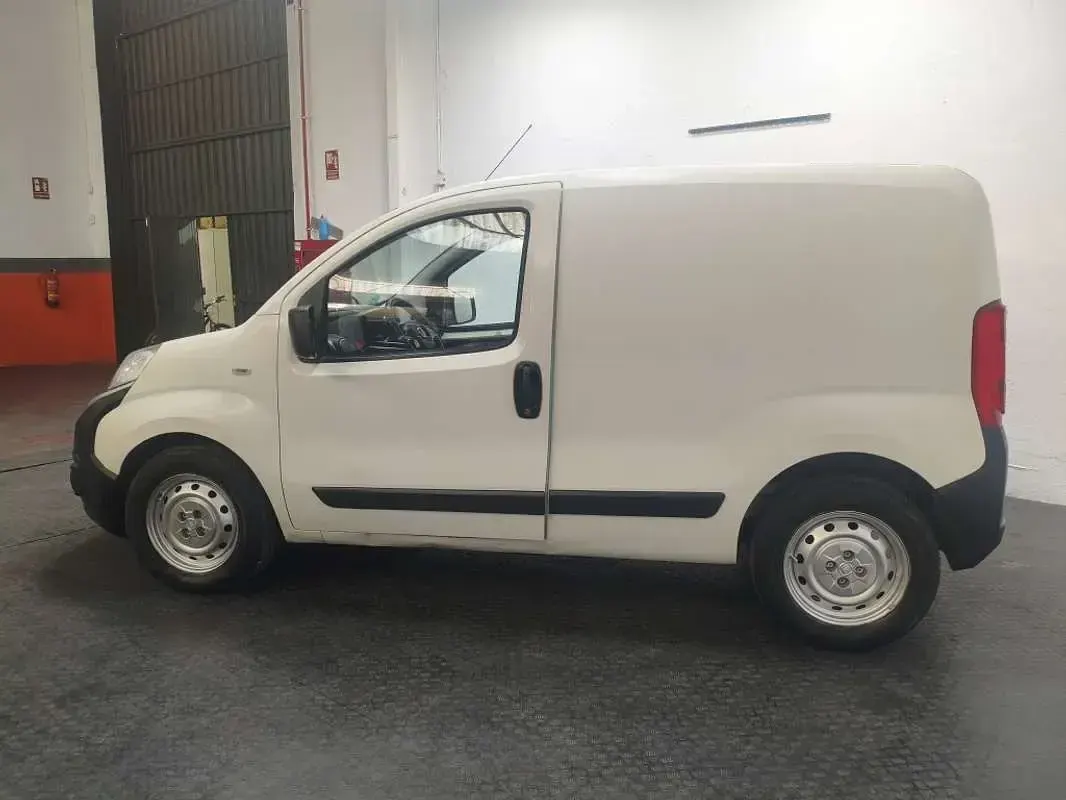 Usado Fiat Fiorino 95 CV (69 kW) 2022 Blanco Monovolumen