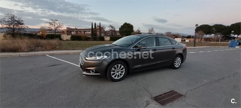 Usado Ford Mondeo Titanium 187 CV (137 kW) 2018 Marrón Berlina