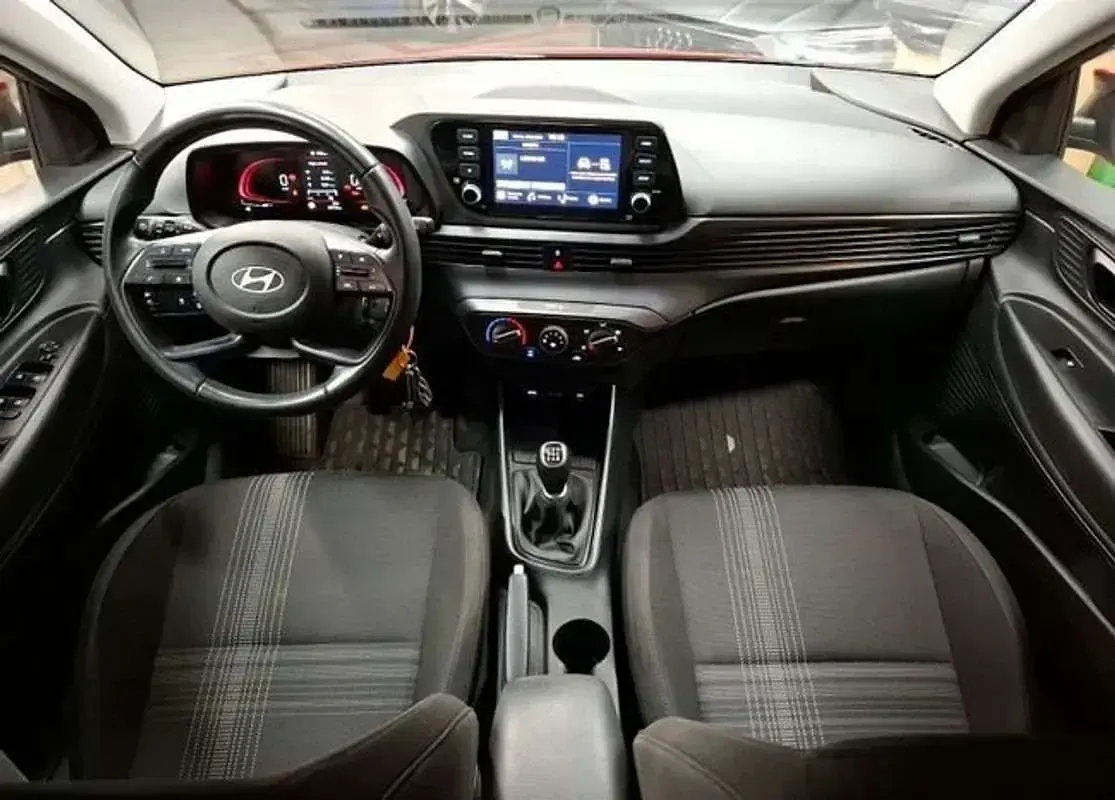 Nuevo Hyundai i20 101 CV (74 kW) 2025 Rojo Utilitario