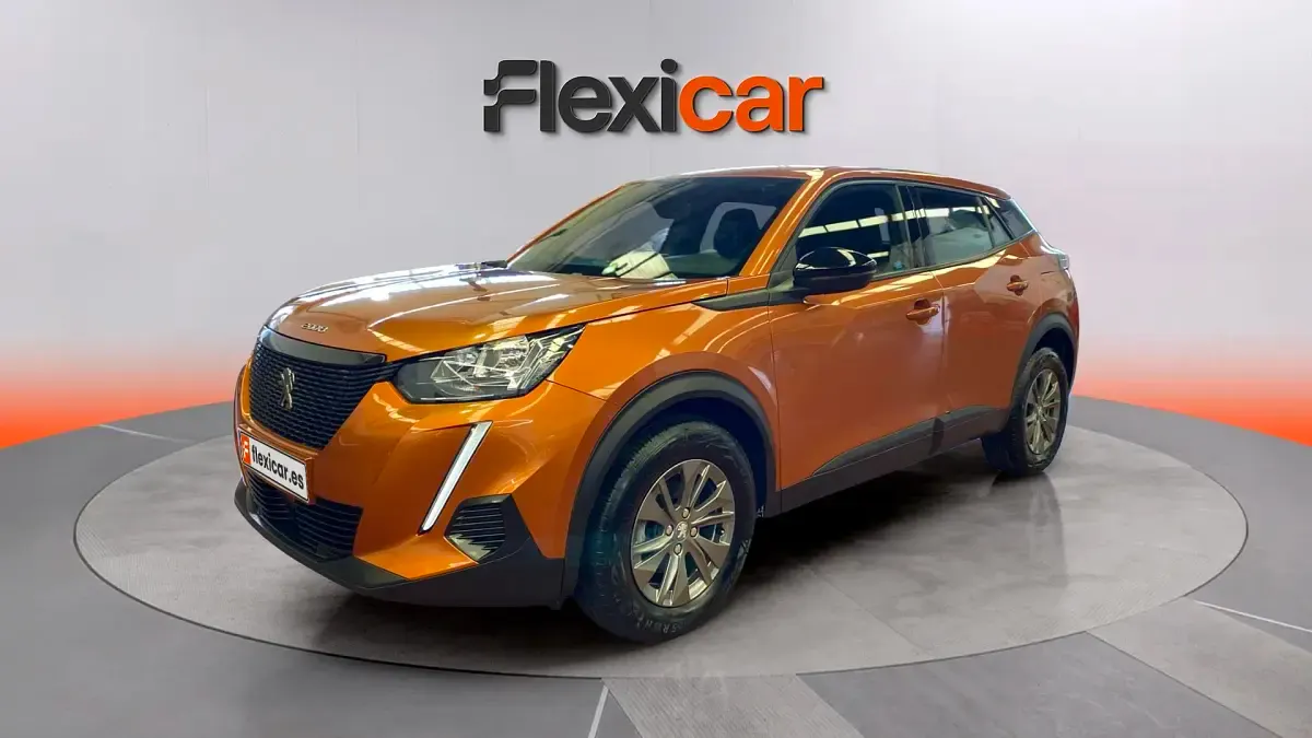 Usado Peugeot 2008 Active 131 CV (96 kW) 2023 Naranja SUV