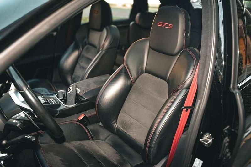 Usado Porsche Cayenne GTS 441 CV (324 kW) 2015 Negro SUV