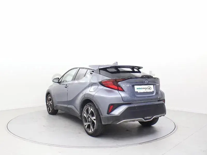 Usado Toyota C-HR Active 122 CV (89 kW) 2022 Gris / plata SUV