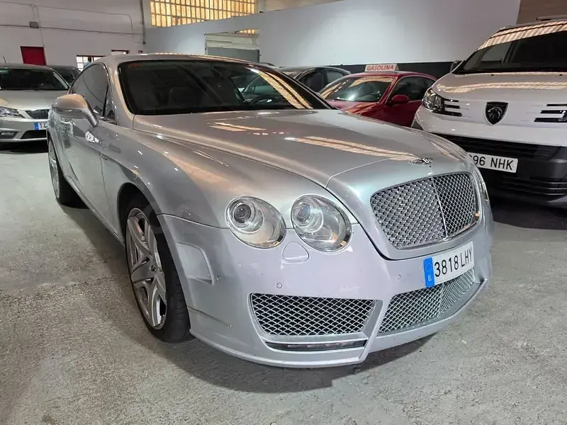 Usado Bentley Continental GT 560 CV (411 kW) 2004 Gris / plata Coupe