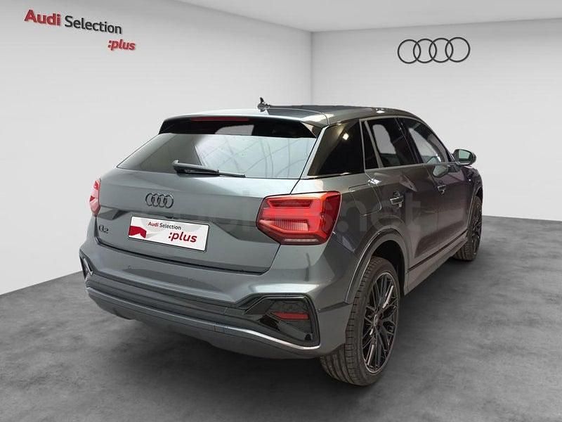 Usado Audi Q2 Ambiente 150 CV (110 kW) 2025 Gris / plata SUV