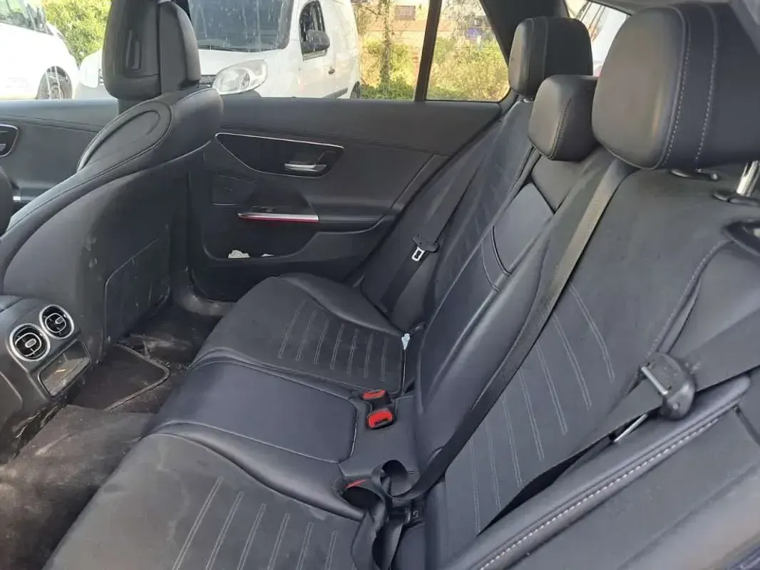 Usado Mercedes C220 200 CV (147 kW) 2022 Azul Familiar