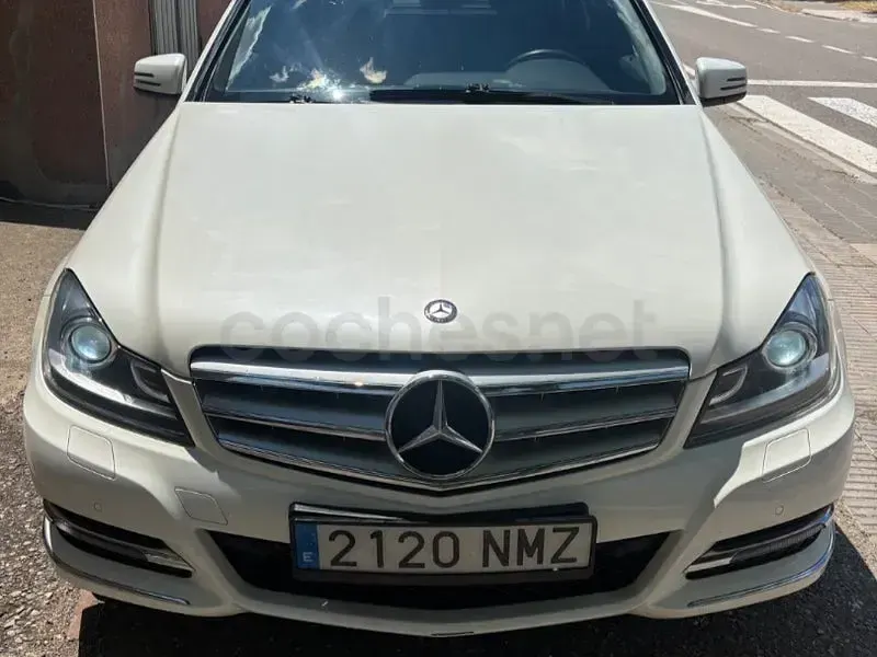 Usado Mercedes C180 Avantgarde 120 CV (88 kW) 2013 Blanco Berlina