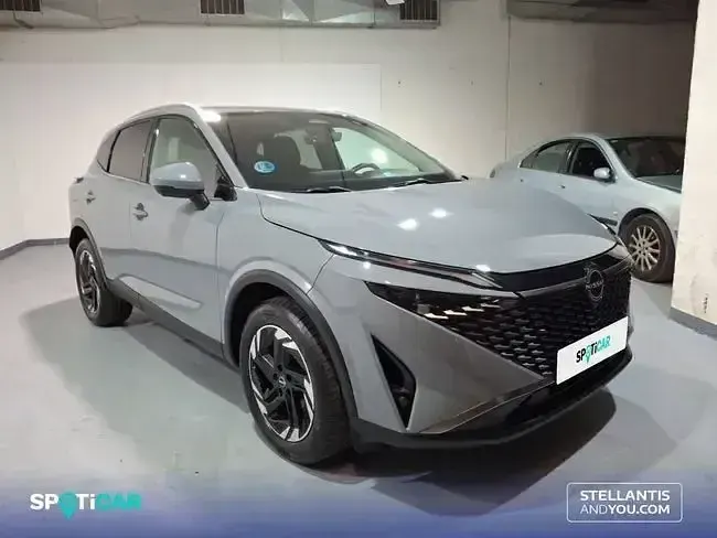 Usado Nissan Qashqai N-Connecta 158 CV (116 kW) 2025 Gris SUV