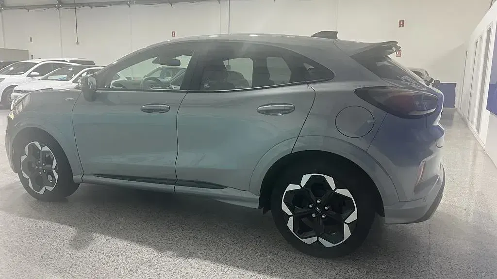 Usado Ford Puma ST-Line X 125 CV (91 kW) 2025 Plata solar (metalizado) SUV