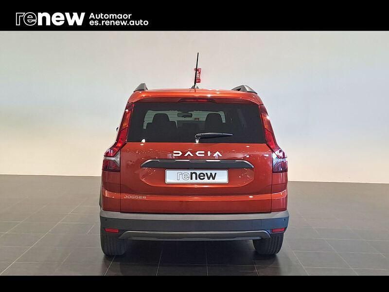 Usado Dacia Jogger Expression 110 CV (80 kW) 2024 Naranja Monovolumen