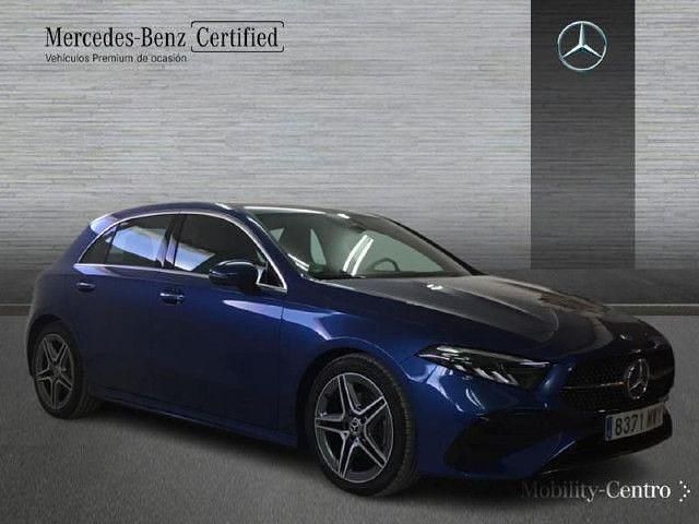 Usado Mercedes A180 AMG line 116 CV (85 kW) 2024 Azul espectra Utilitario
