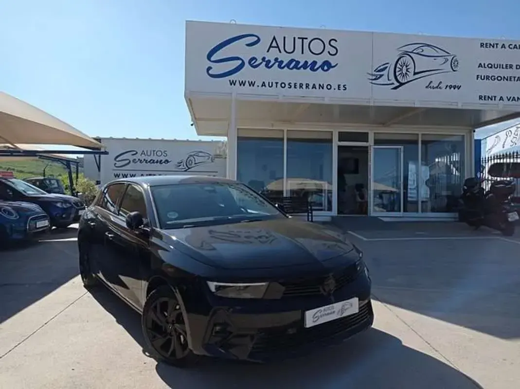 Usado Opel Astra GS Line 130 CV (95 kW) 2022 Gris Utilitario