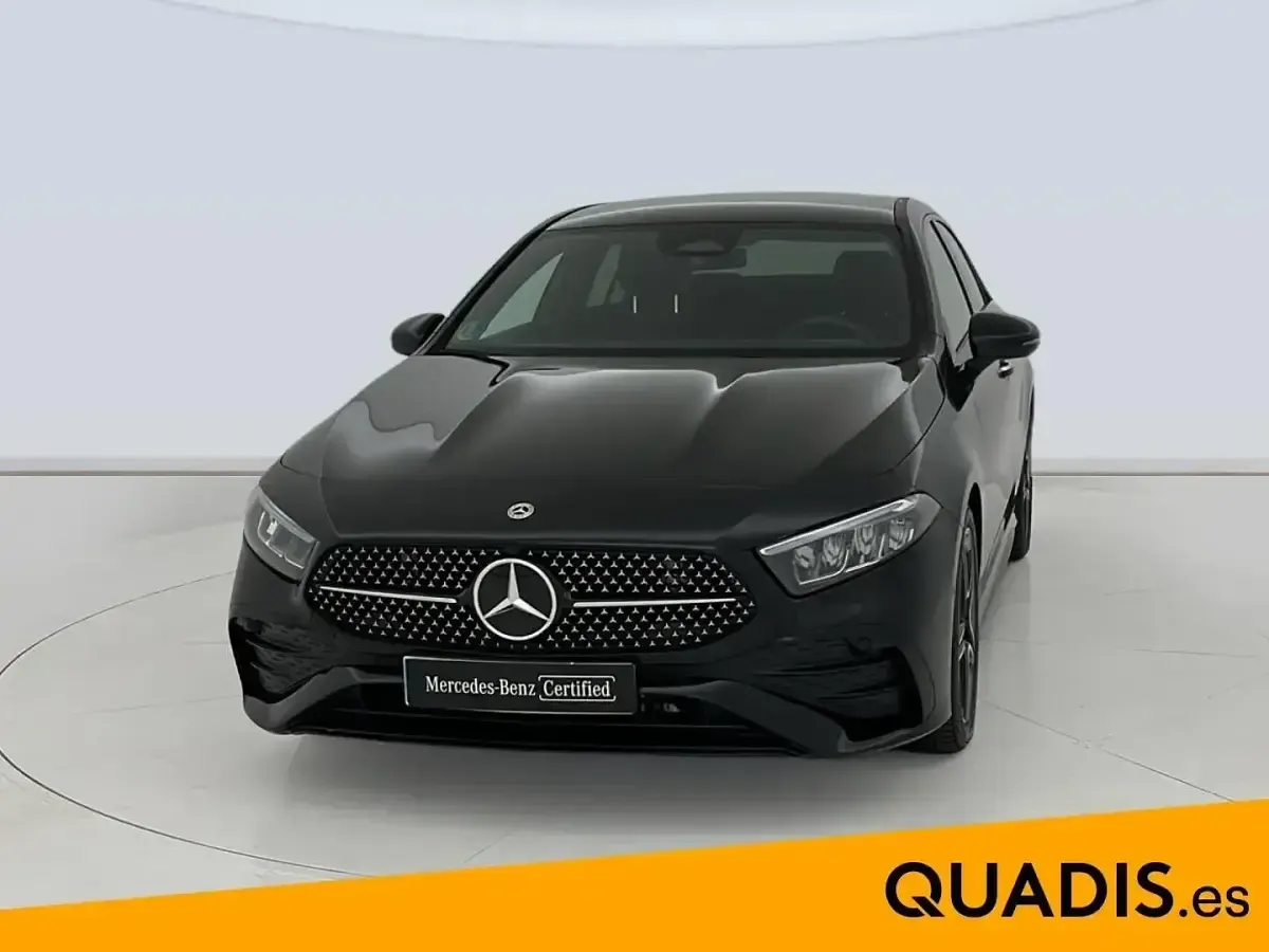 Käytetty Mercedes A180 136 HP (100 kW) 2024 Musta Sedan