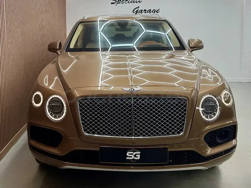 Usado Bentley Bentayga 608 CV (447 kW) 2017 Beige SUV