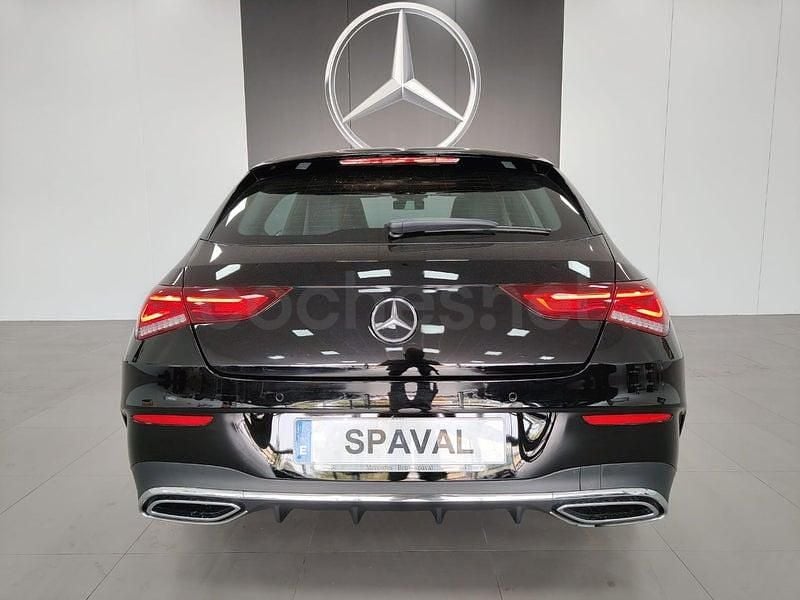 Usado Mercedes CLA220 Shooting Brake 190 CV (139 kW) 2020 Negro Familiar