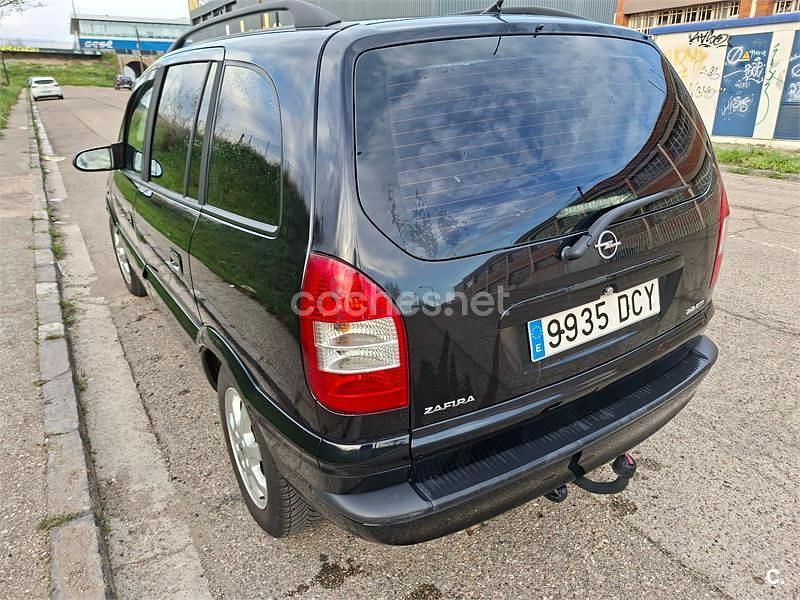 Usado Opel Zafira Elegance 125 CV (91 kW) 2004 Negro Monovolumen
