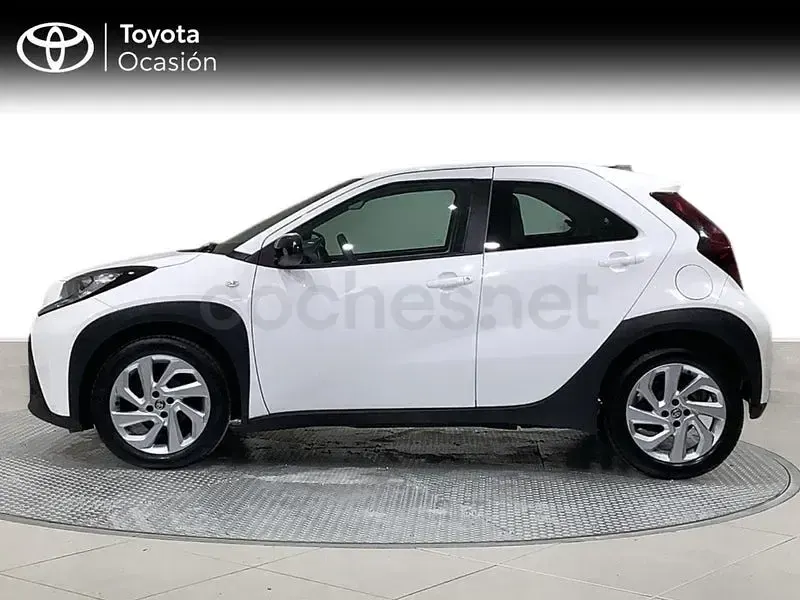Usado Toyota Aygo X Play 72 CV (52 kW) 2024 Blanco SUV