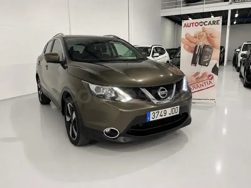 Usado Nissan Qashqai N-Connecta 130 CV (95 kW) 2015 Gris / plata SUV