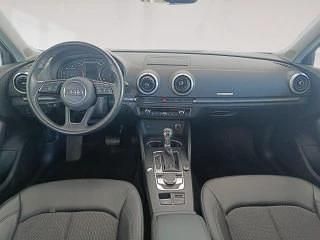 Usado Audi A3 Design 150 CV (110 kW) 2018 Plata Berlina