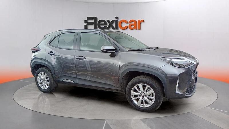 Usado Toyota Yaris Hybrid Active 116 CV (85 kW) 2025 Gris Berlina