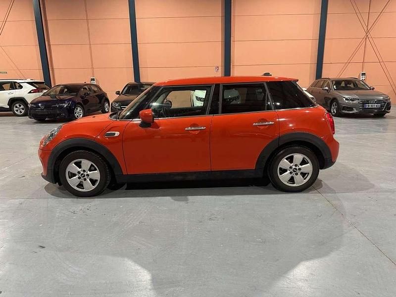 Usado Mini ONE 102 CV (75 kW) 2020 Naranja Utilitario