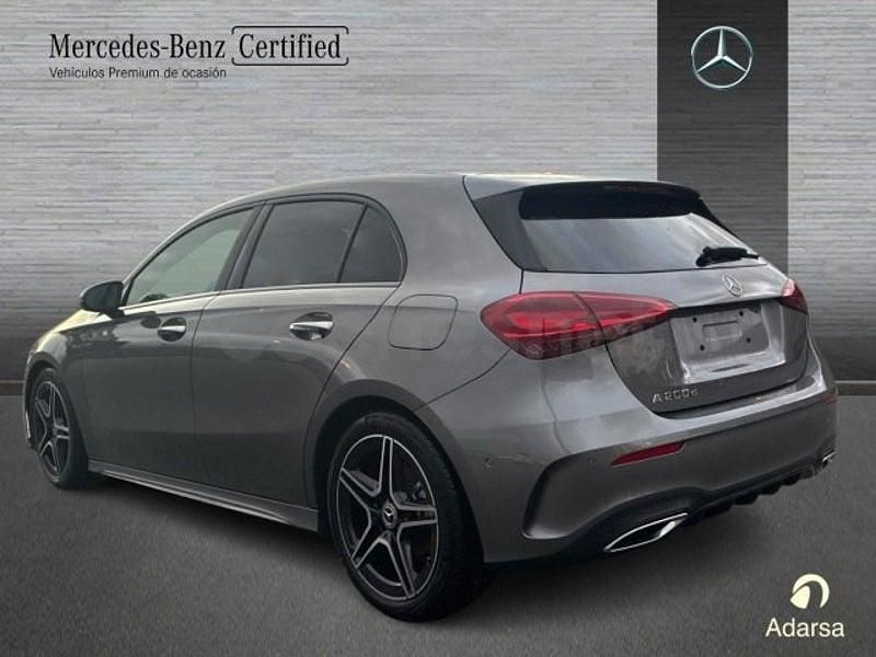 Usado Mercedes A200 AMG line 150 CV (110 kW) 2024 Gris montaña Berlina