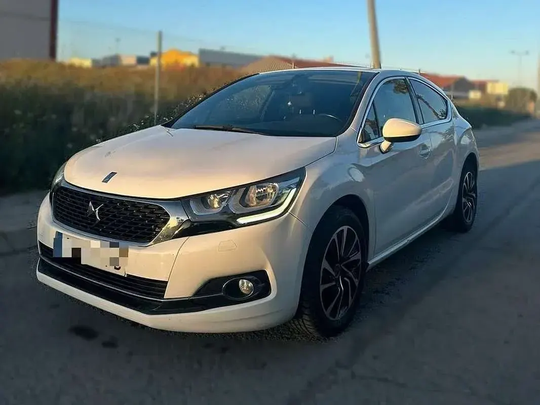 Usado DS Automobiles DS4 120 CV (88 kW) 2016 Blanco Berlina