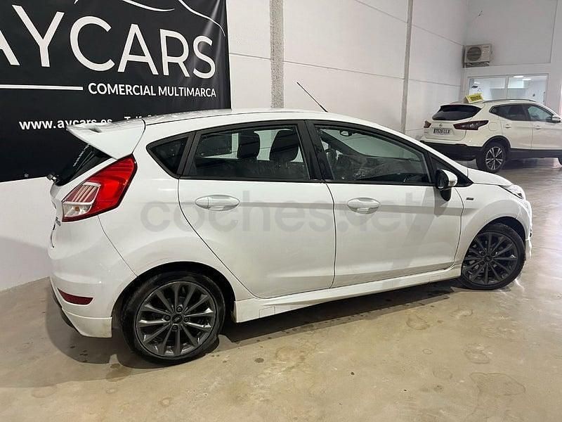 Usado Ford Fiesta ST-Line 85 CV (62 kW) 2017 Blanco Berlina