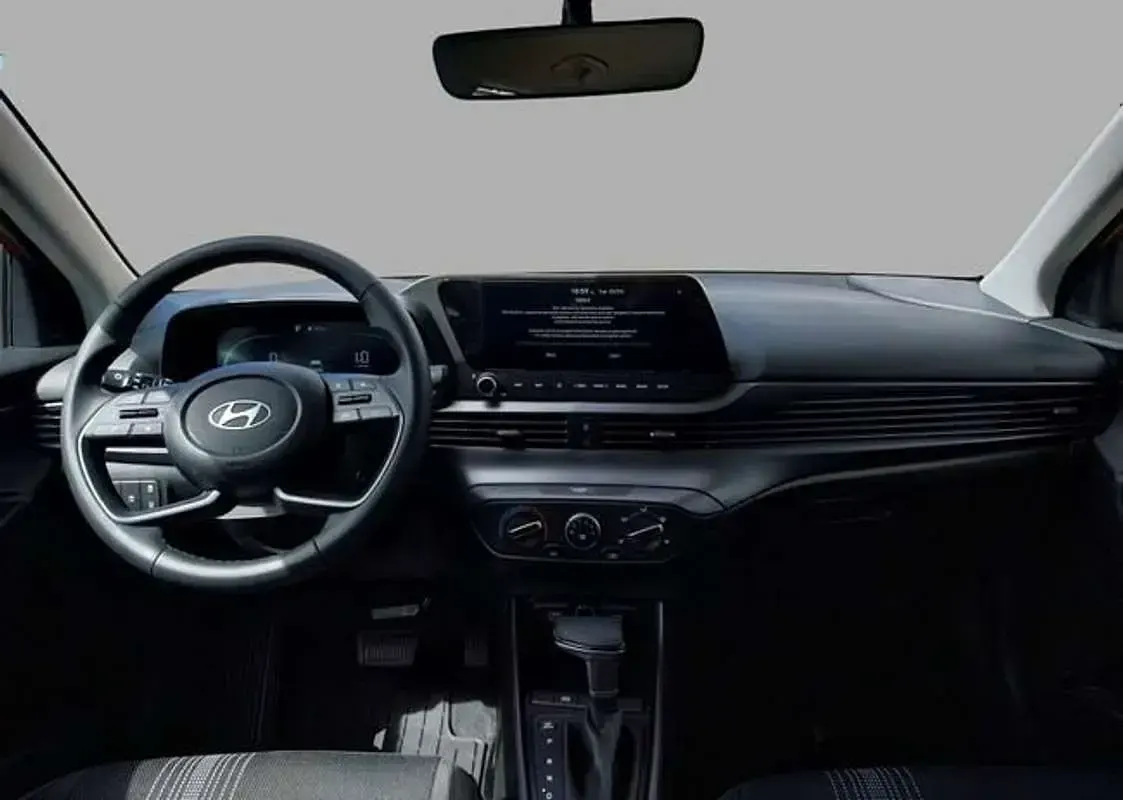 Usado Hyundai i20 101 CV (74 kW) 2025 Gris Utilitario