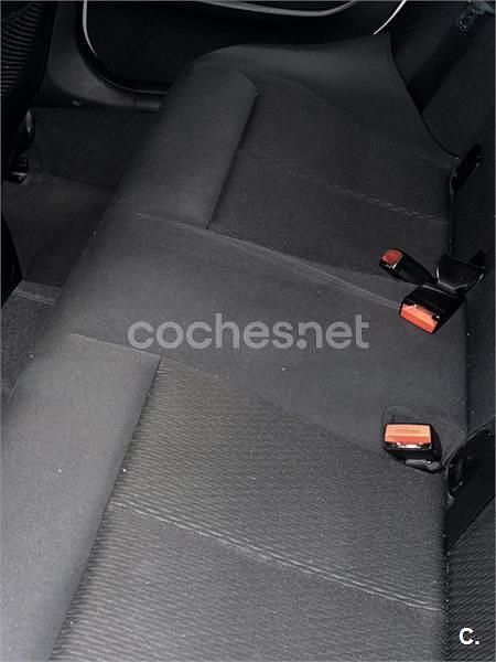 Usado BMW 118 Sport Line 143 CV (105 kW) 2011 Gris / plata Utilitario