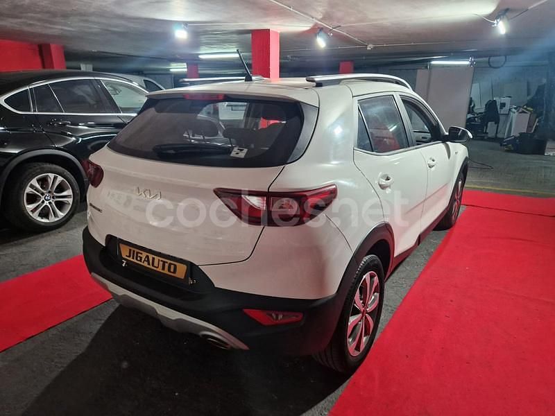 Usado Kia Stonic 84 CV (61 kW) 2022 Blanco SUV
