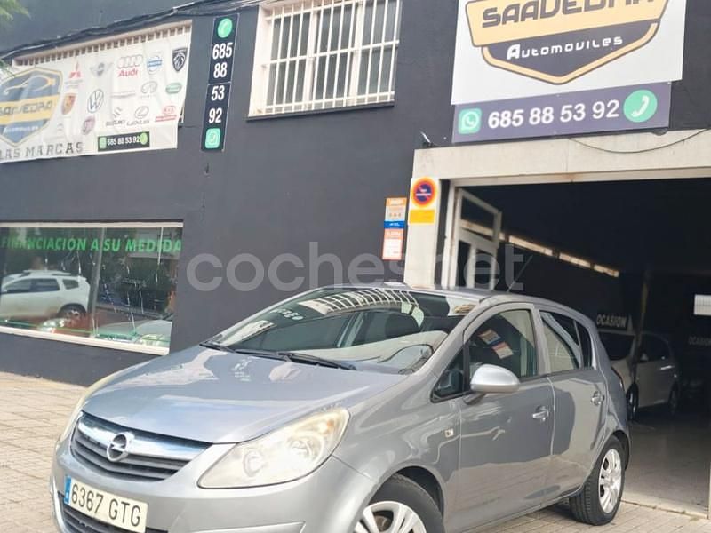 Gris / plata Usado 2010 Opel Corsa Cosmo Berlina | 4700 € (Precio justo) - Imagen 1/4