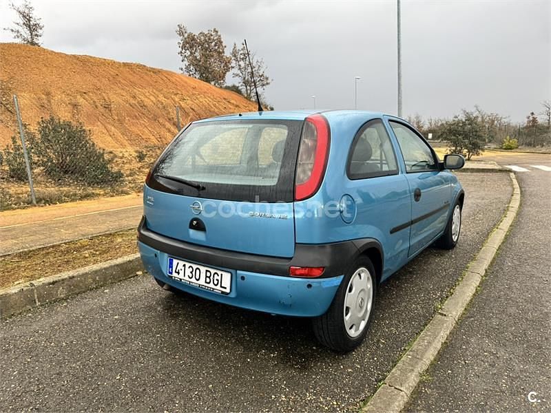 Usado Opel Corsa Comfort 75 CV (55 kW) 2001 Azul Utilitario