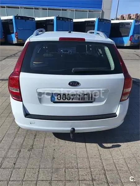 Usado Kia Ceed Active 128 CV (94 kW) 2011 Blanco Utilitario