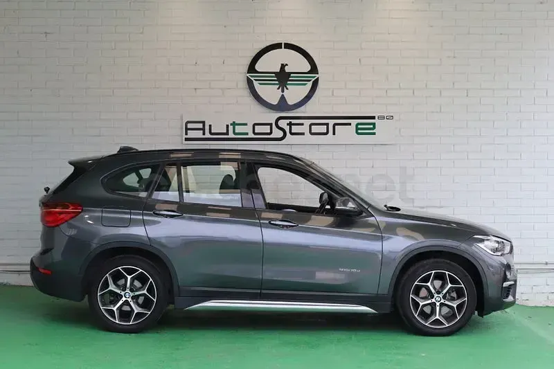 Usado BMW X1 Comfort Edition 150 CV (110 kW) 2015 Gris SUV