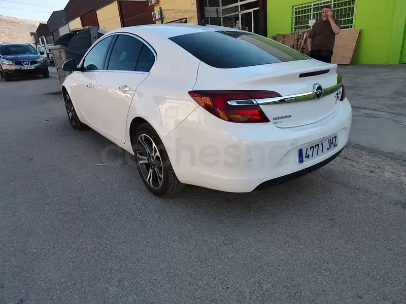 Usado Opel Insignia Excellence 140 CV (102 kW) 2015 Blanco Berlina